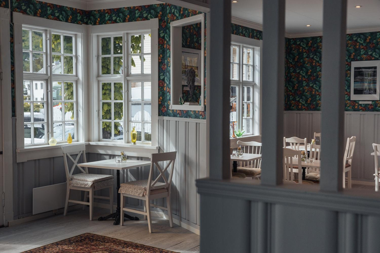 Food & Drinks 4, Valldal Fjord Lodge B&B, Norddal