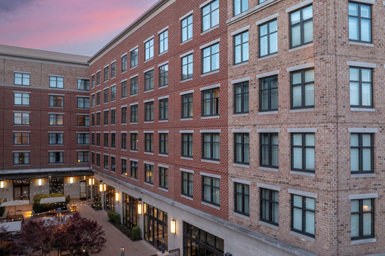 Exterior & Views 2, Courtyard by Marriott Richmond Downtown, Richmond