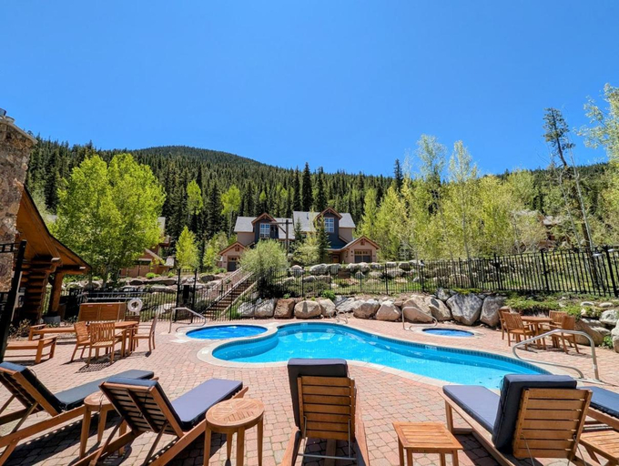 Sport & Beauty 2, Settlers Creek 6523, Summit
