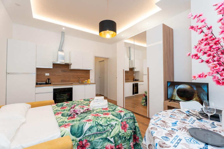 Bedroom 1, APARTMENTS VISTALLIHOUSE, Bergamo