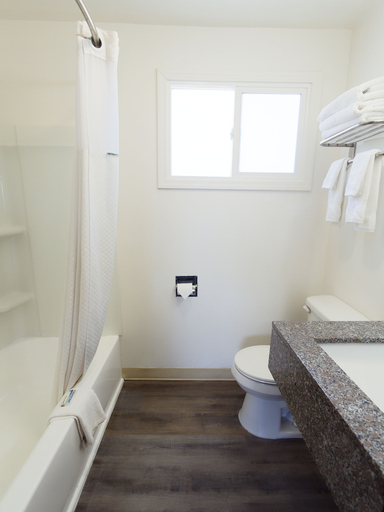 Bathroom 4, SilverStone Inn North Spokane, Spokane