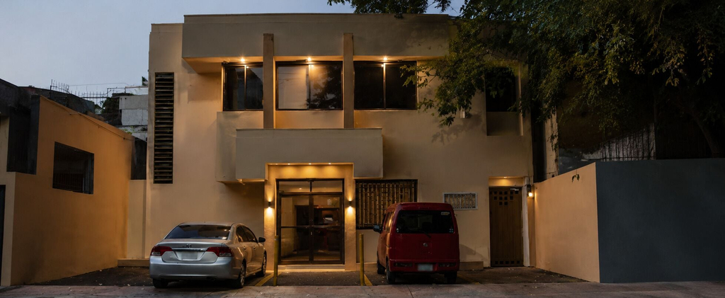 Exterior & Views