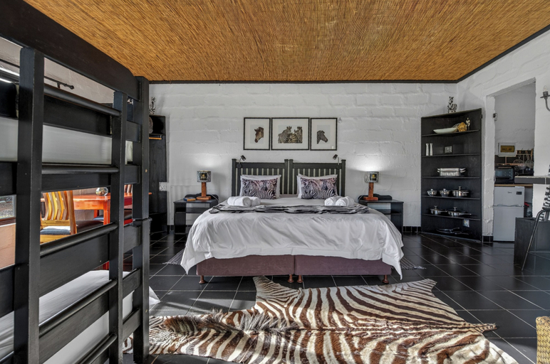 Bedroom 3, Zwartberg View Mountain Lodge, Eden