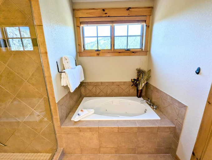 Bathroom 4, Settlers Creek 6523, Summit