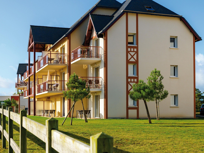 Exterior 4, Relaxing Brittany Coastal Retreat for 5, Côtes-d'Armor
