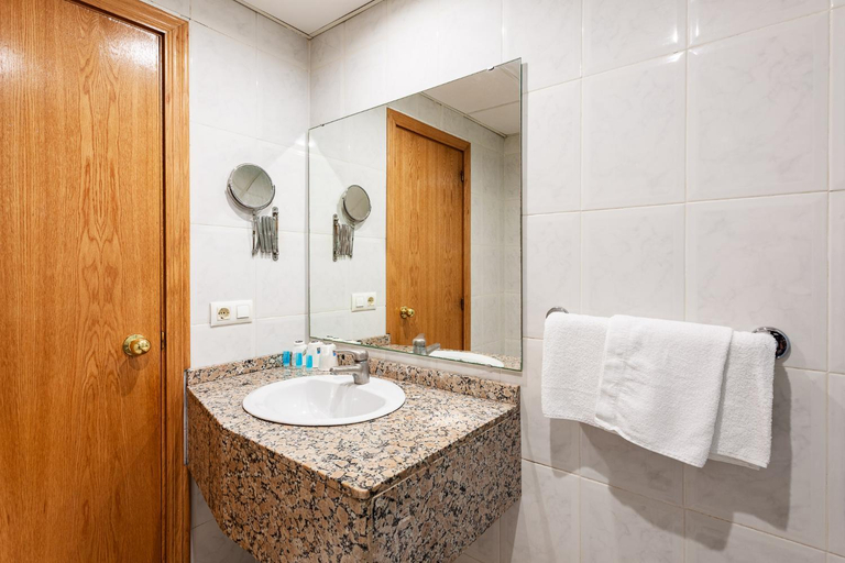 Bathroom 4, Bon Repos, Barcelona