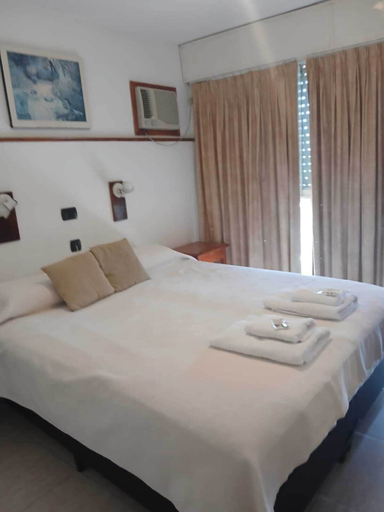 Room 2, El Mirador, Punilla