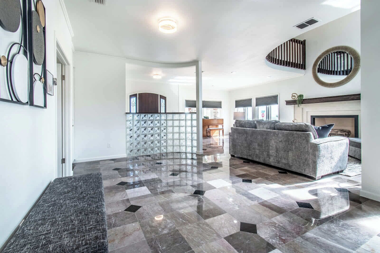 Lobby 4, Coastal Paradise Beachfront House - Sleeps 26, Nueces