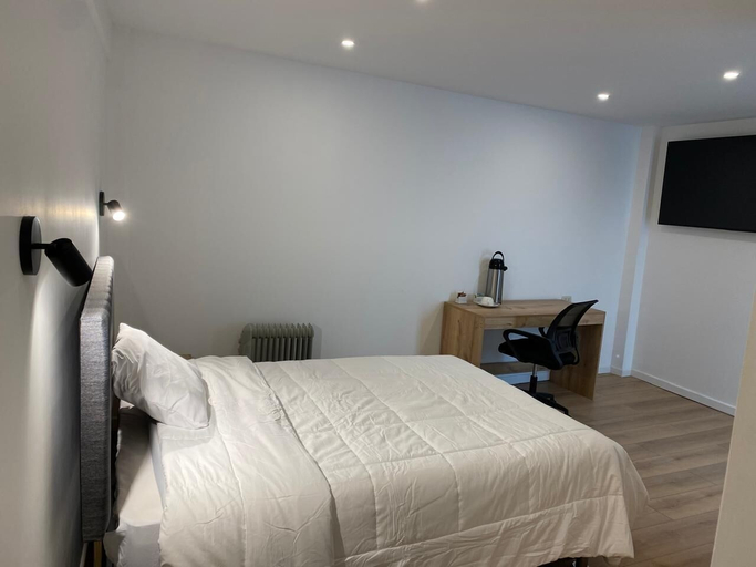 Room 3, Condor Palace, Pasco