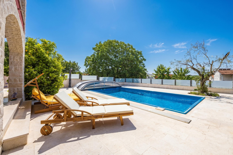 Pool 3, Apartment Ayni With Private Pool, Umag