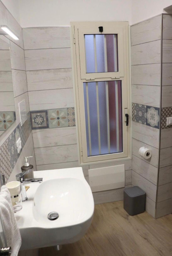 Bathroom 2, Casa Lu Mari, Agrigento