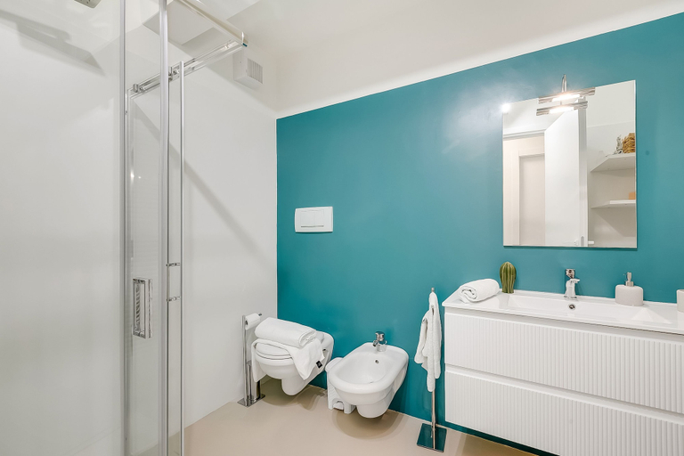 Bathroom 5, Appartamento Feva : Riva del Garda Old Town Apartment, Trento