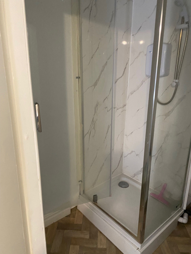 Bathroom 3, 3 Bedrooms - 6 Bath- Sleeps 6 - Free Parking, Bolton