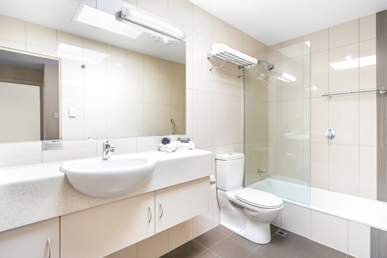 Bathroom 5, Bay View Villas, Hobart