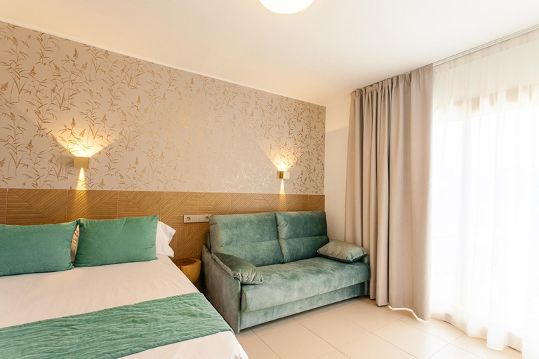 Bedroom 3, Bon Repos, Barcelona
