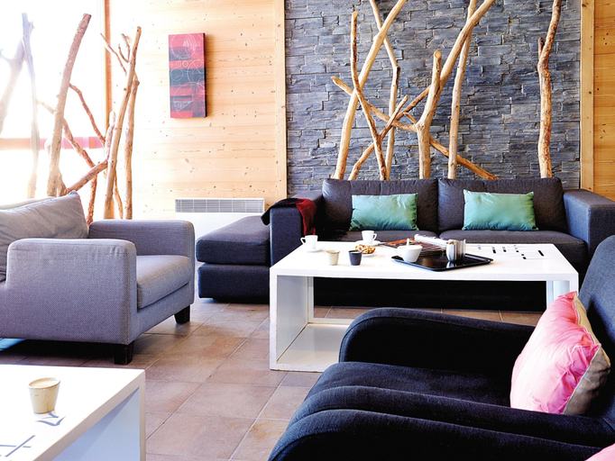 Living room 2, Mountain Panorama Apartment Retreat for 4, Savoie