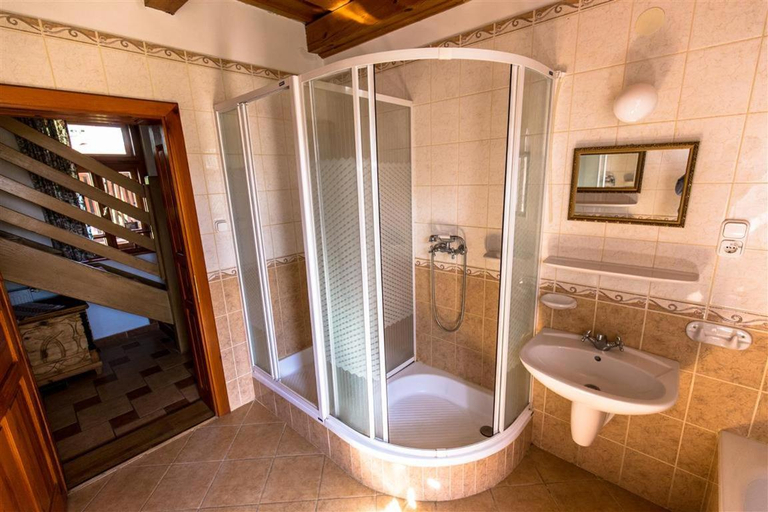 Bathroom 2, Faluszeli Vendeghaz - Boncz Porta, Őriszentpéter