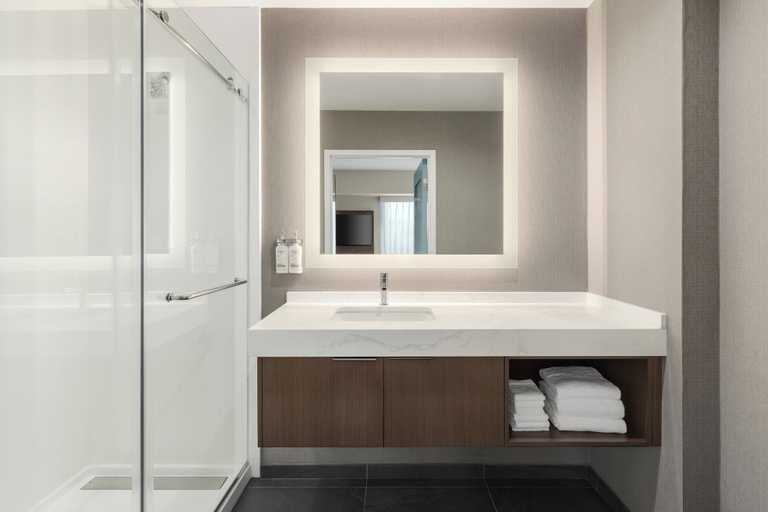 Bathroom 5, Staybridge Suites TORONTO AIRPORT EAST by IHG, Toronto