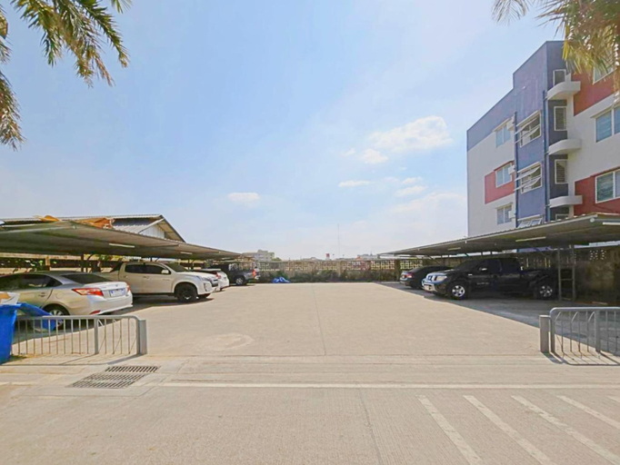Property grounds 4, H-Hub BBT, Bang Bua Thong