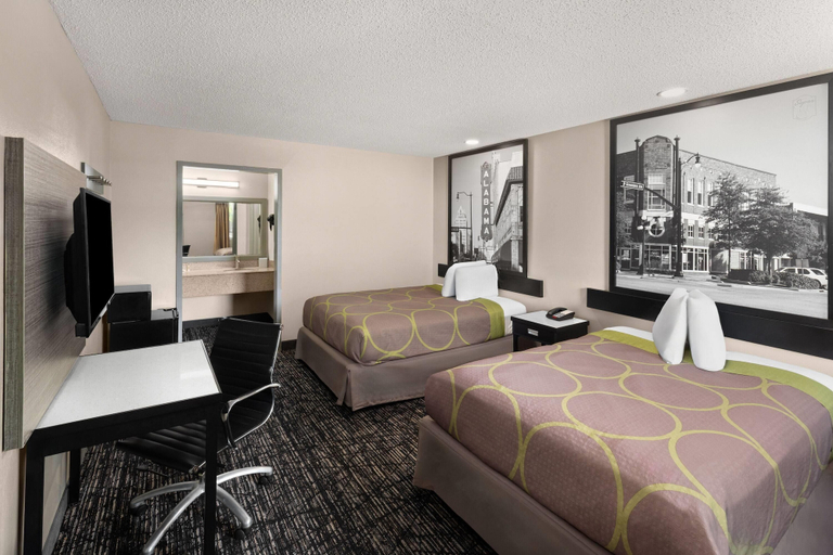 Bedroom 3, Super 8 by Wyndham Biloxi at the Beach, Harrison
