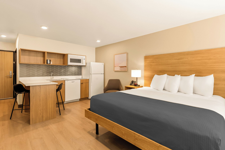 Room 5, LivAway Suites Tucson, Pima