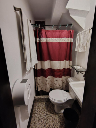 Bathroom, Hotel Sueno Real, NA