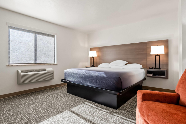 Bedroom 3, Super 8 by Wyndham Montpelier, Bear Lake