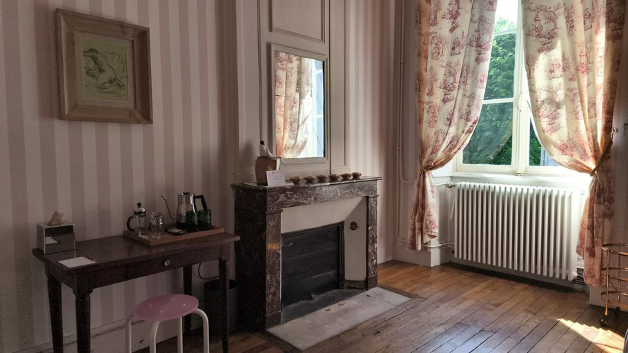 Others 5, Chez Diane - Maison Hoteliere, Cher