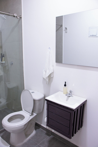 Bathroom 5, Komfort House Premium, Medellín
