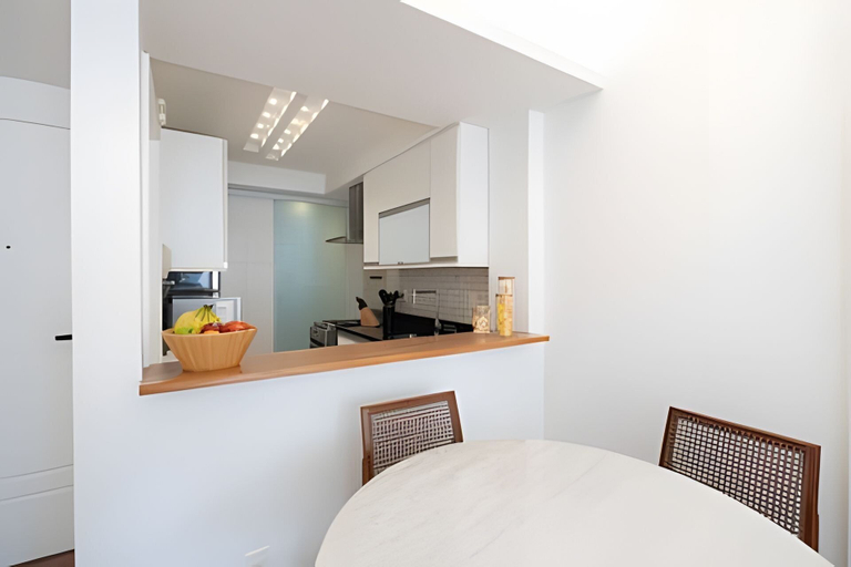 Dining 2, Leblon 2BR Apt 1 Min From the Beach - by Casape, Rio de Janeiro