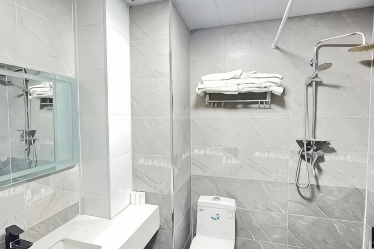 Bathroom 3, Jiulong Holiday Hotel, Hami