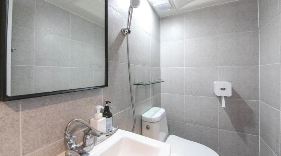 Bathroom 4, WABA Classic Gwanganri , Suyeong