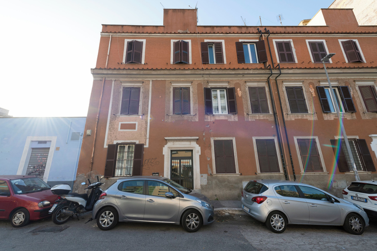 Interior 3, L'antro di Circe, Rome