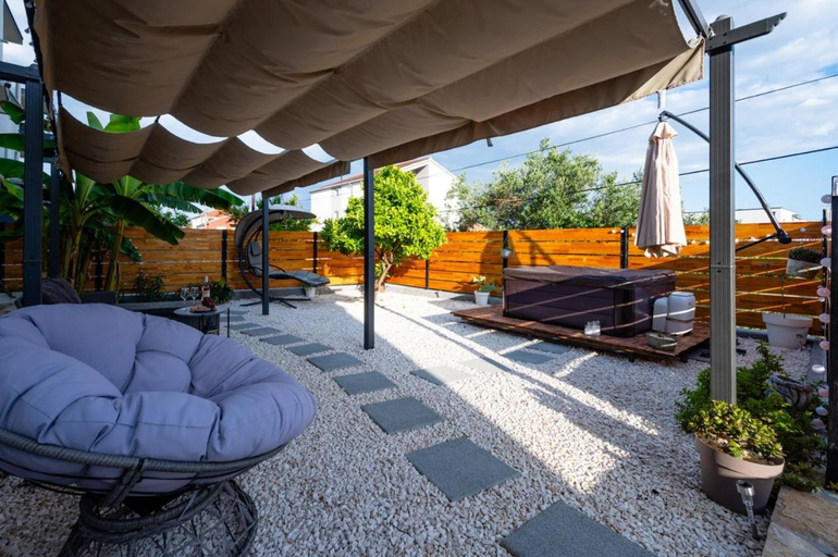 Others 5, Ante room's, Trogir