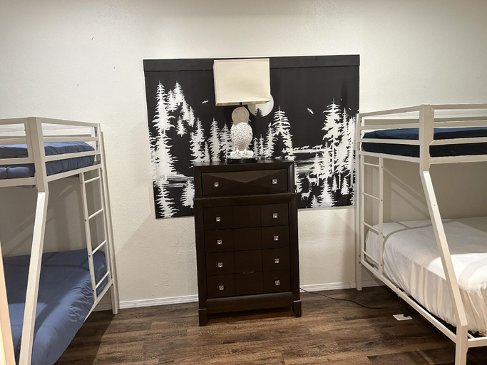 Bedroom 3, Branson King Resort & Suites, Taney