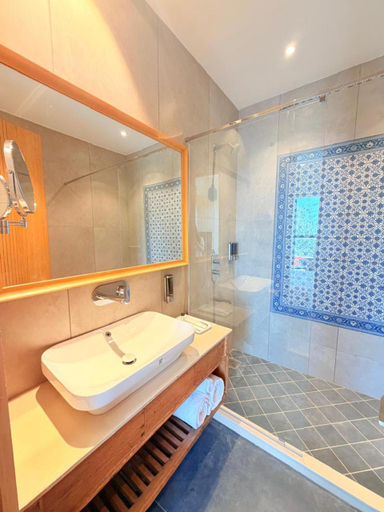 Bathroom 4, Kasauli Castle Resort, Solan