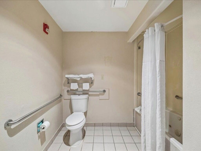 Bathroom 2, Hotel Blue Baytown TX, Houston