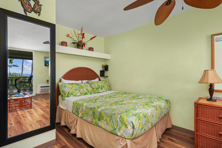 Room 3, Big Island Kona Islander #347 Condo, Hawaii