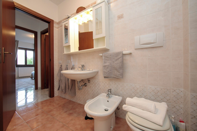 Bathroom 3, Sonenga Panoramic Terrace, Como