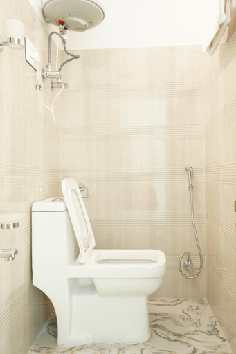 Bathroom 4, The Kannaz, Srinagar