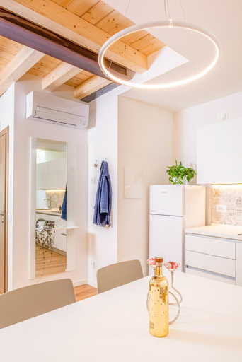Others 4, Casa Zeni, Verona