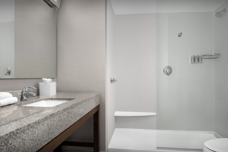 Bathroom 5, Courtyard by Marriott Richmond Downtown, Richmond