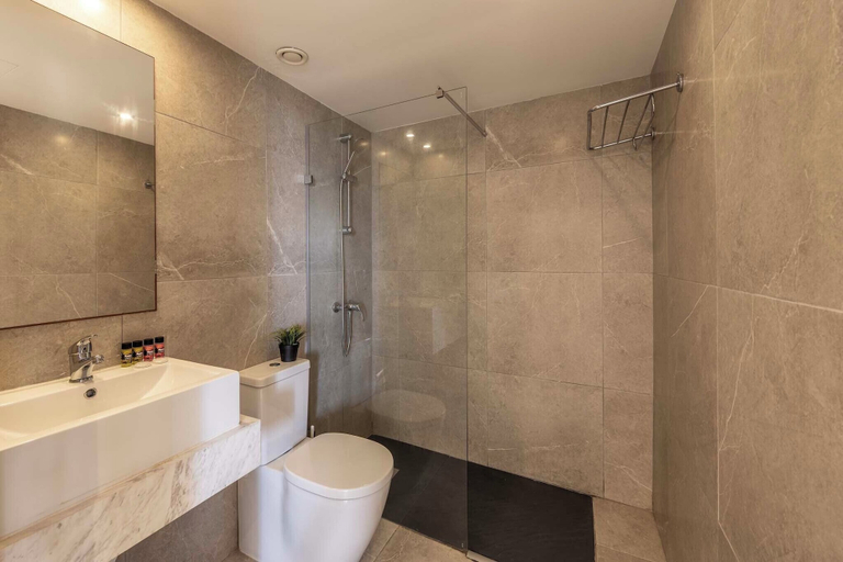 Bathroom 5, Electra Beach Holiday Village