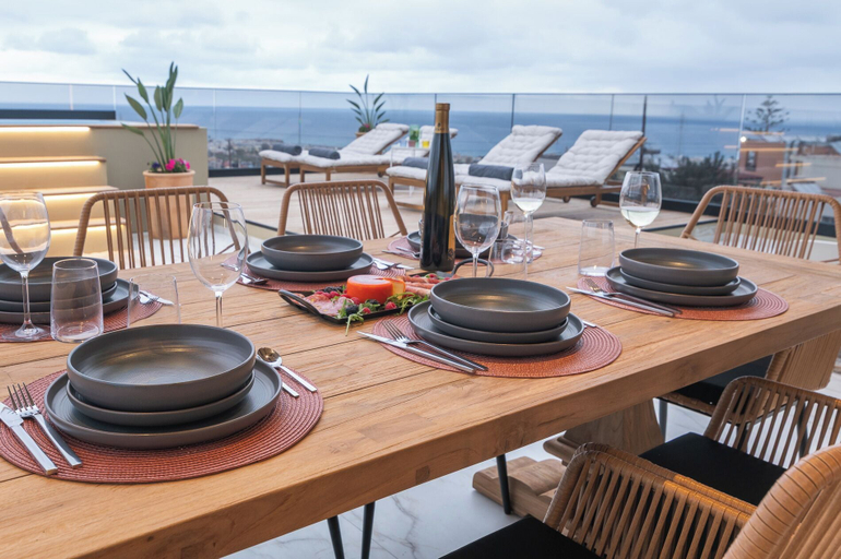 Outdoor dining 4, Pnoi Sea View Villas Piskopiano, Crete