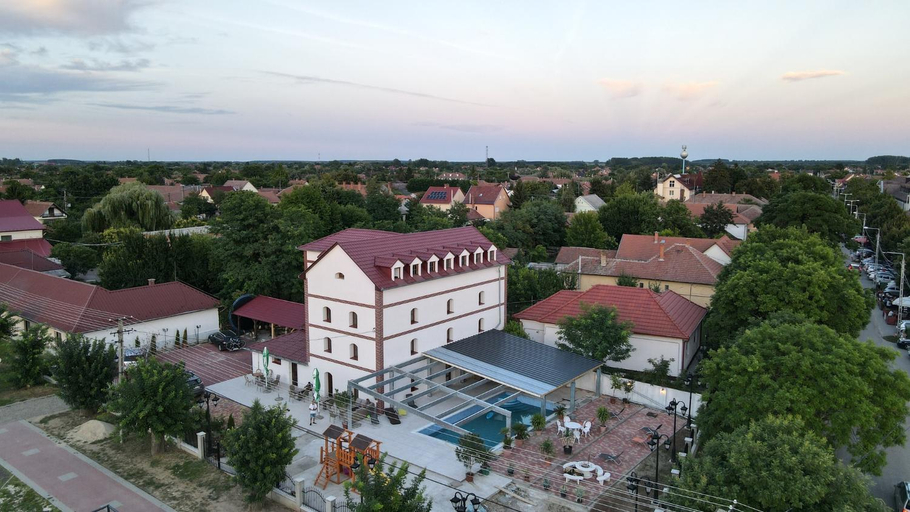 Exterior view, Villa Oliver Abádszalók, Tiszafüred