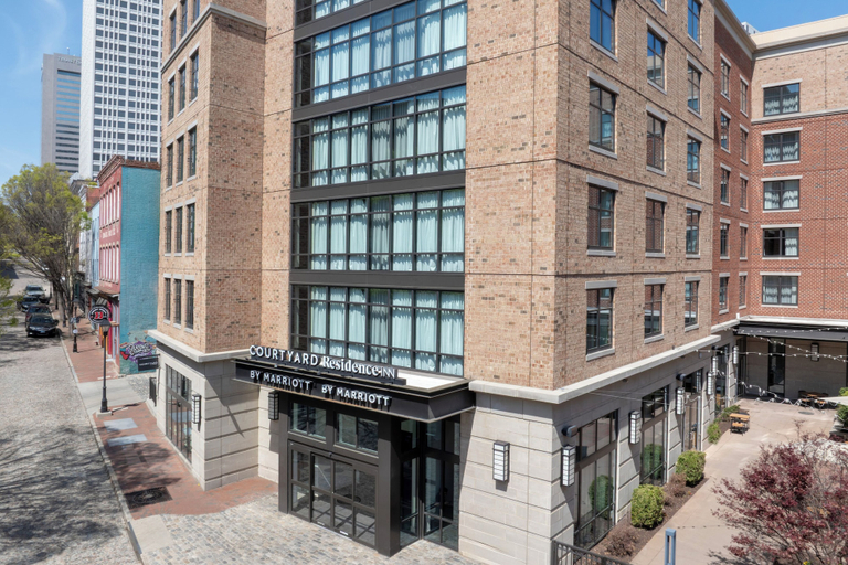 Exterior & Views 2, Courtyard by Marriott Richmond Downtown, Richmond