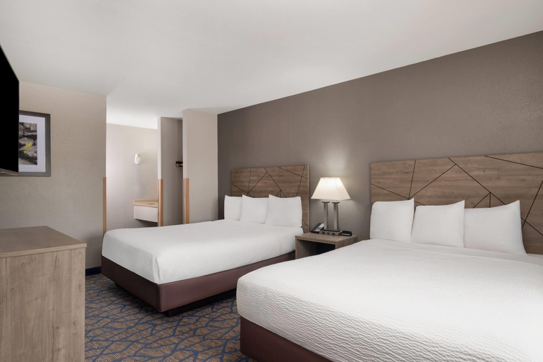 Bedroom 4, Baymont by Wyndham Waukesha, Waukesha