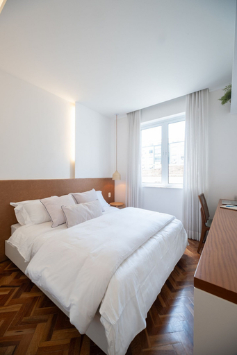 Room 4, Leblon 2BR Apt 1 Min From the Beach - by Casape, Rio de Janeiro
