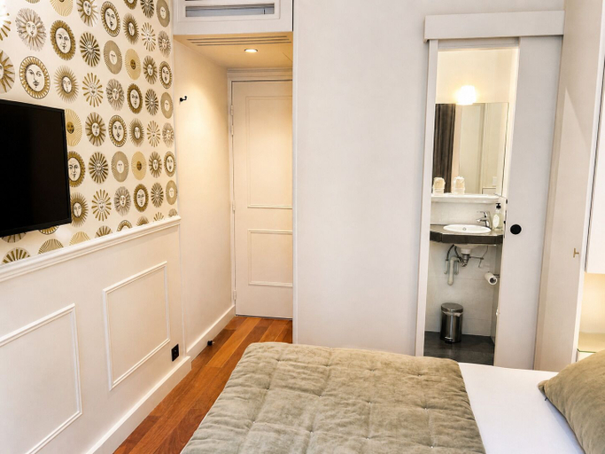 Bedroom 5, Hôtel des Bains, Paris