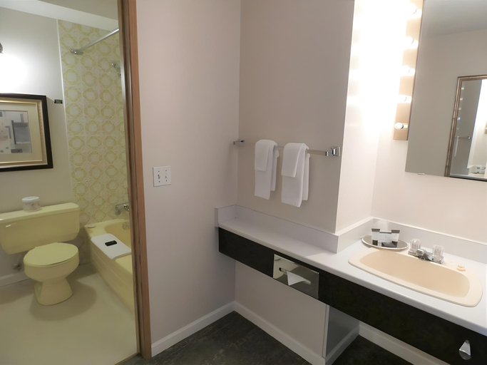 Bathroom 4, Dilworth Inn, Central Okanagan